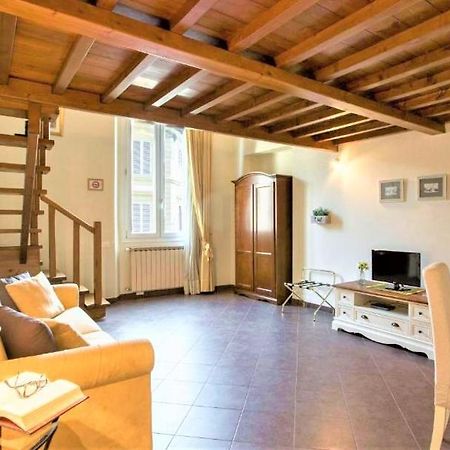 Charming Suite Cavour Heart Of Florence Exterior photo